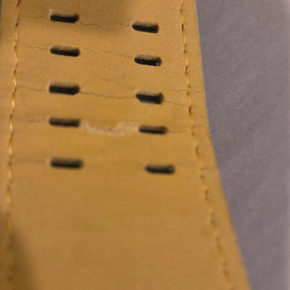 JULIUS & FRIENDS NON-FUNCTIONING WATCH - MAN MADE MATERIAL - Picture 8 of 8